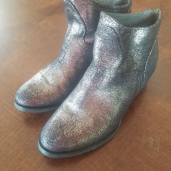 "Not Rated" Shimmer Short Boots - Picture 2 of 8